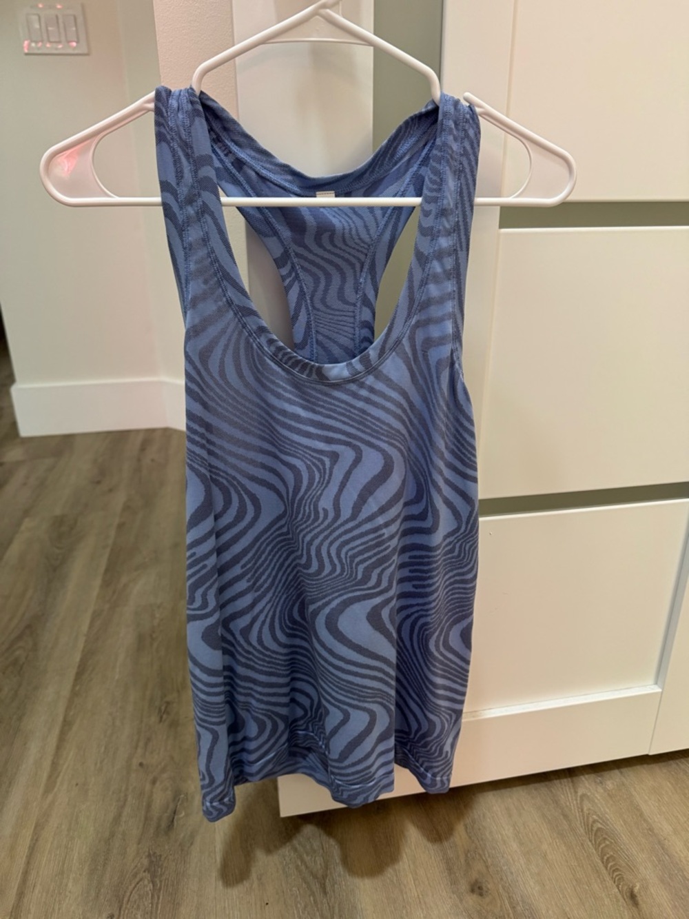 Athleta Like Active Tank – Abstract Print – Breathable & Stretchy